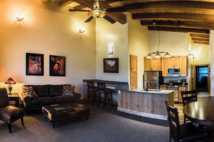 Boulder Mountain Lodge