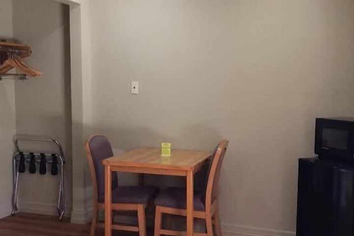 Room 17 of 20