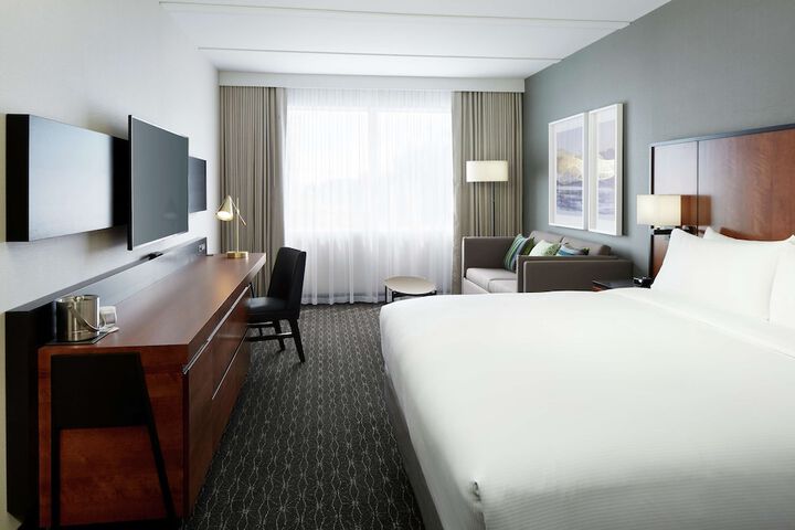 Room 6 of 38