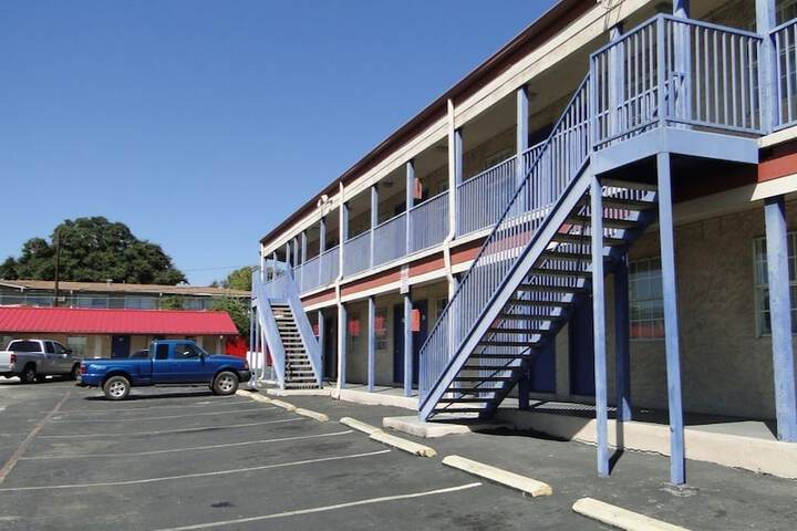 Hotel 7 of 52