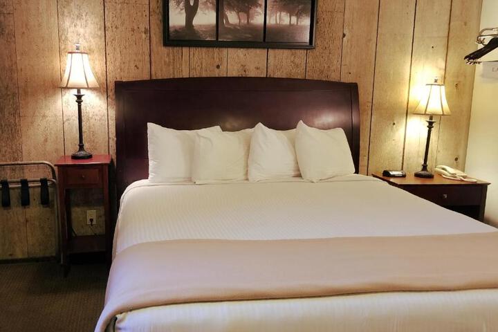 Gold Pan Lodge