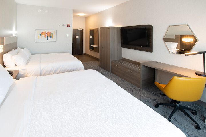 Holiday Inn Express and Suites Moose Jaw by IHG