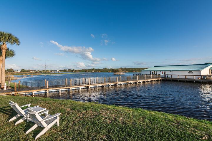 Lakeshore Resort and Marina
