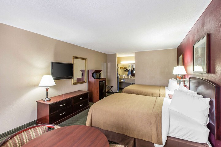 Room 14 of 25