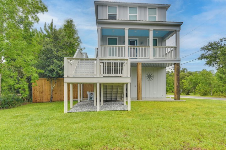 Modern Waveland Home w / Deck - Walk to the Beach!