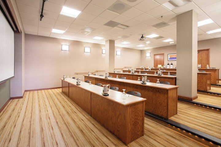 Crowne Plaza Phoenix - Chandler Golf Resort by IHG