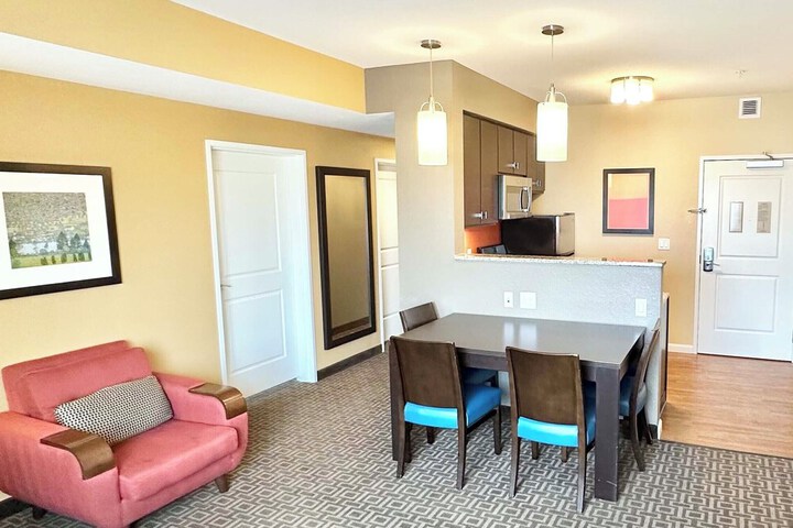 Room 20 of 34