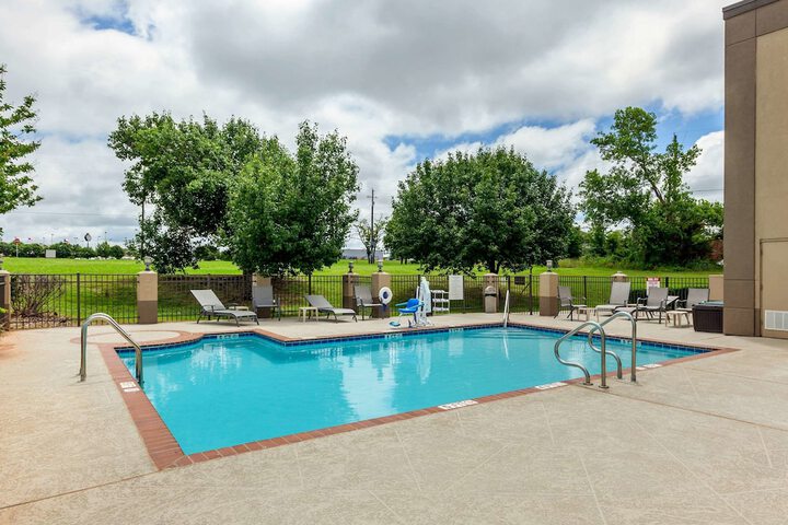 Pool 5 of 30