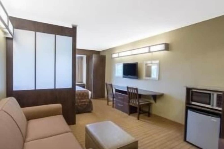 Room 9 of 23