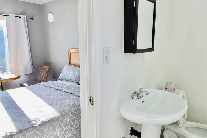 Room 16 of 24