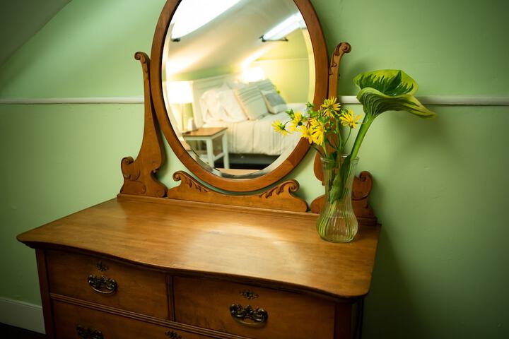 Room 7 of 32