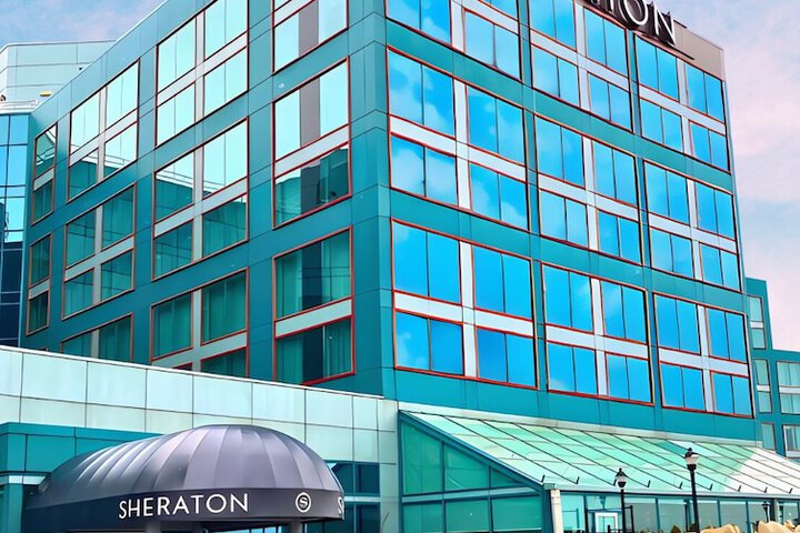 Sheraton Gateway Hotel in Toronto International Airport