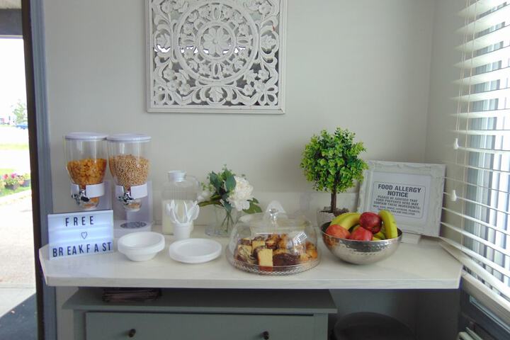 Breakfast/Coffee Service 21 of 21