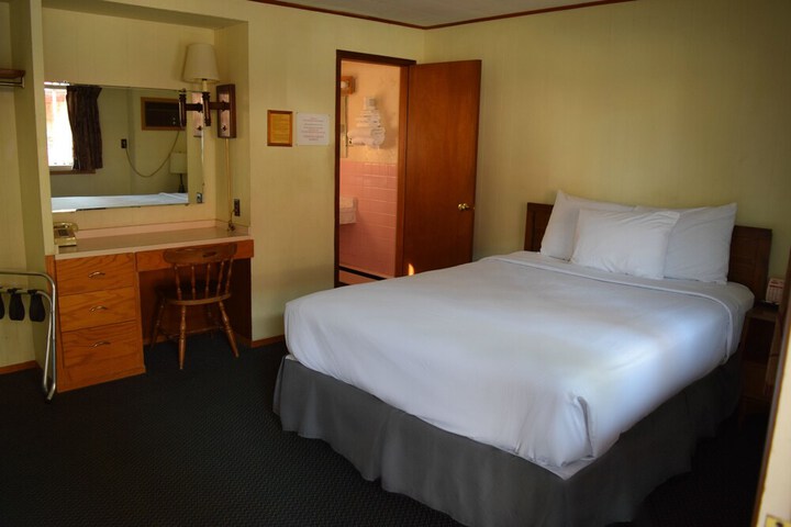 Room 14 of 14
