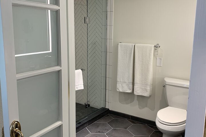 Room 68 of 172