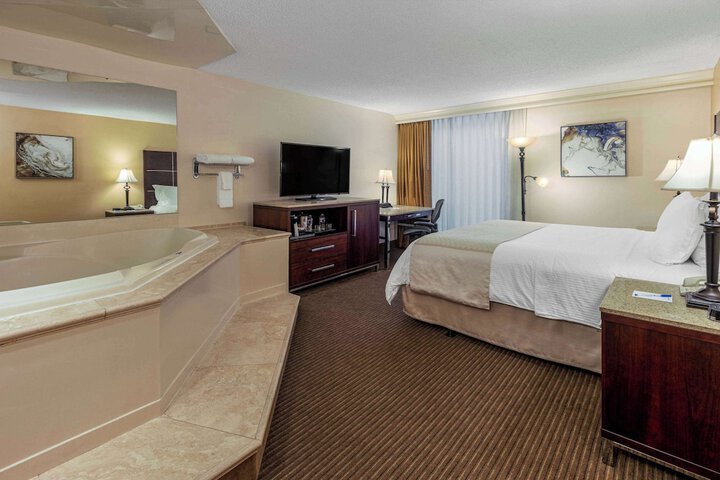 Room 35 of 51