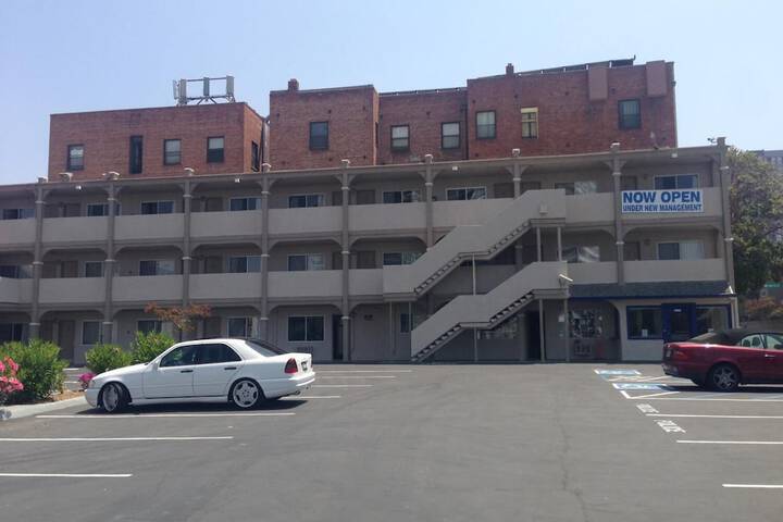 Hotel 8 of 40