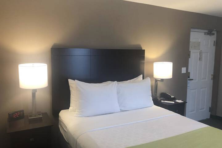 Room 21 of 27