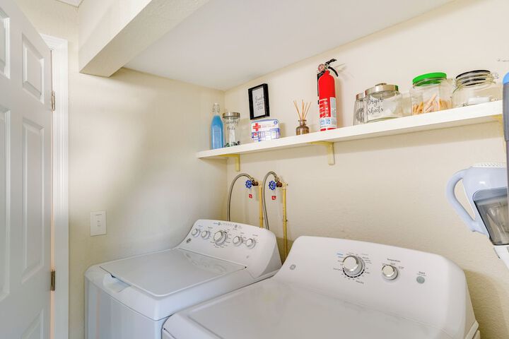 Lake Wales Vacation Rental w / Screened-in Porch!