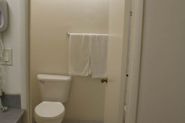 Room 27 of 39