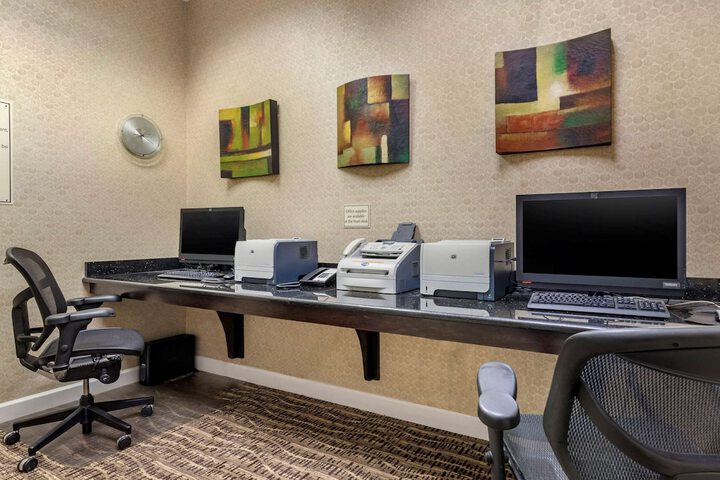 Business Center 27 of 28