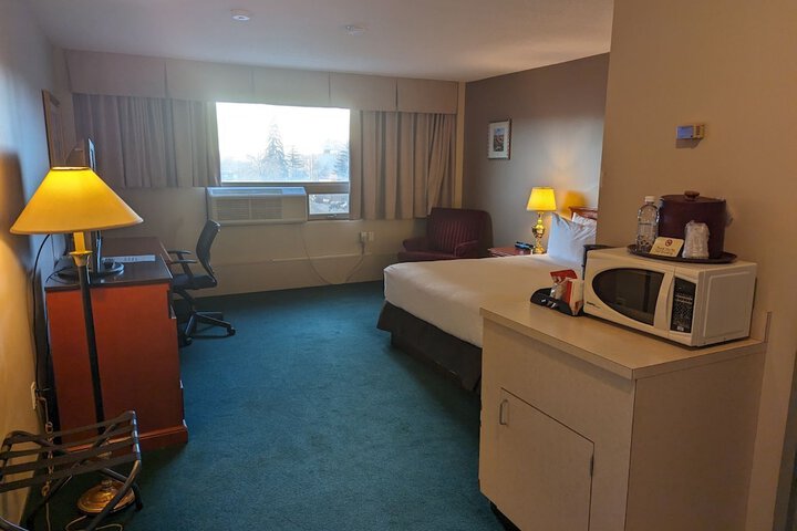 Nomad Hotel and Suites