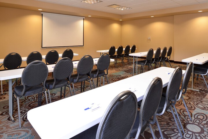 Holiday Inn Express & Suites Globe by IHG