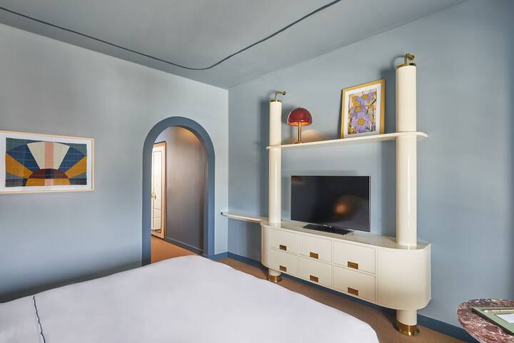 Room 22 of 49