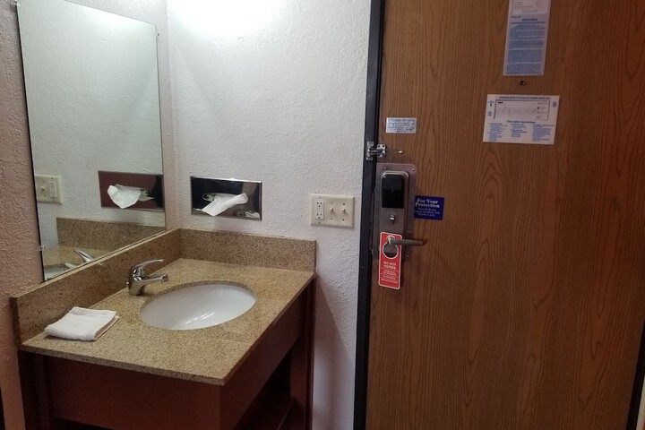 Room 14 of 34