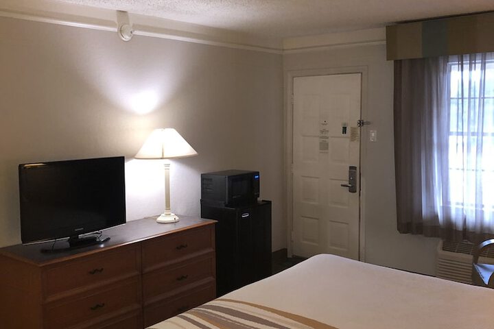 Room 42 of 59
