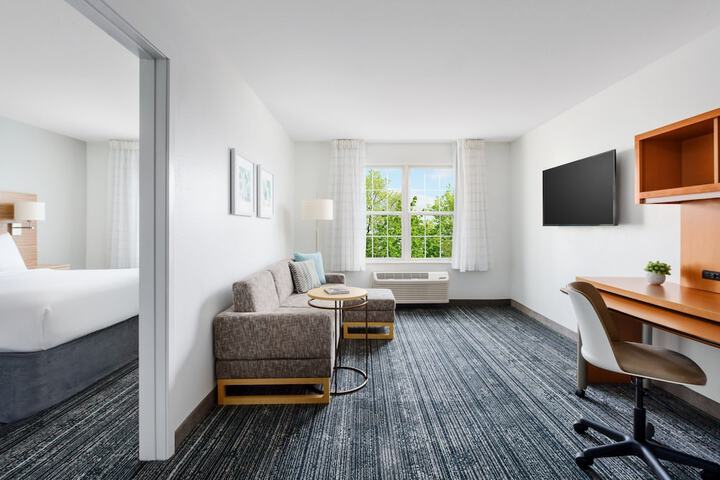 Room 19 of 40
