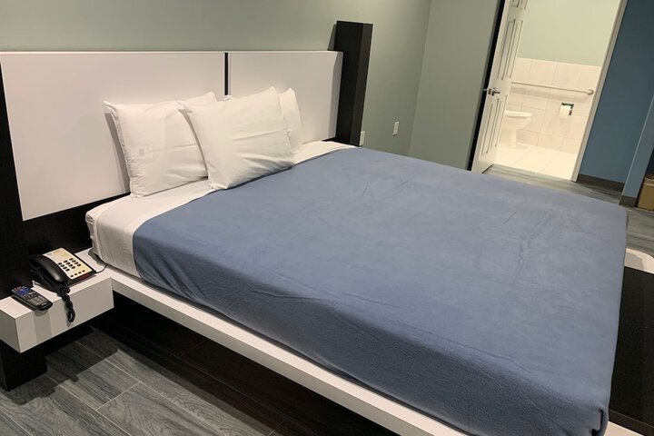 Room 25 of 35