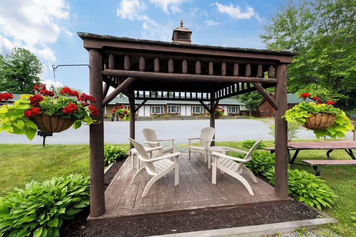 Scottys Lakeside Resort