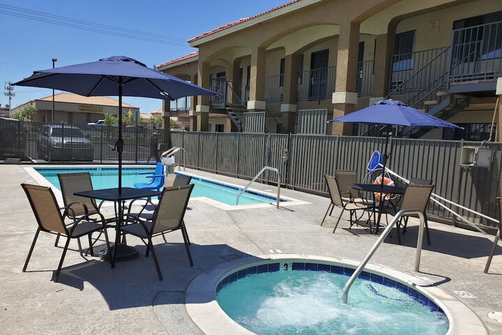Pool 4 of 24