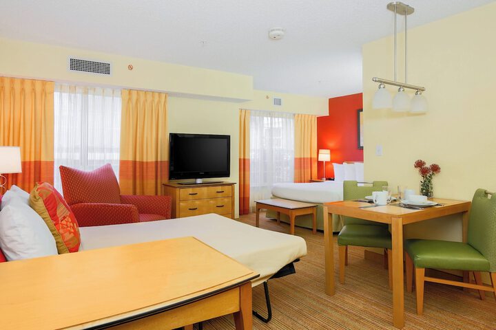 Room 12 of 26