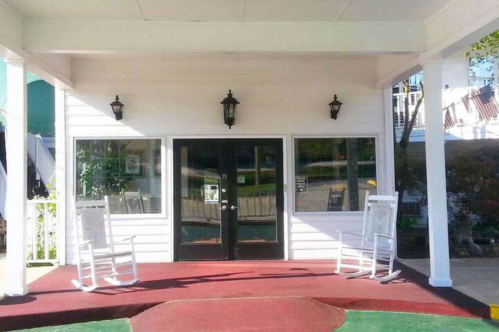 Hotel 2 of 33