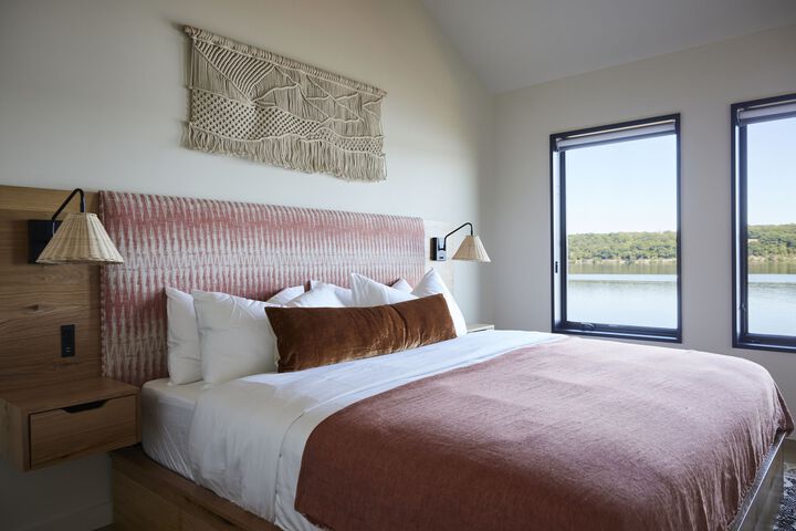Hudson River Way by Woodstock Way Hotel