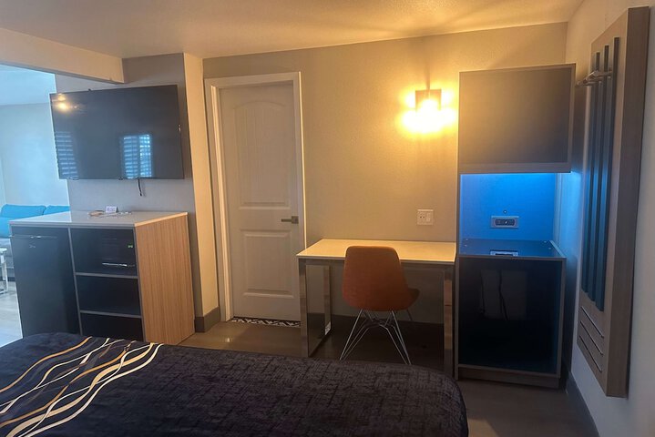 Room 61 of 103