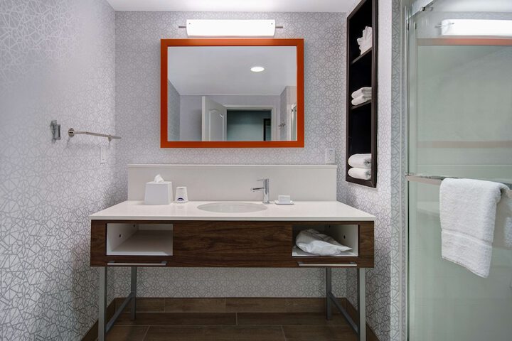 Room 14 of 30