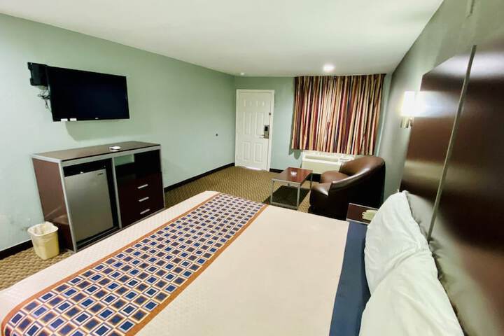 Room 8 of 15