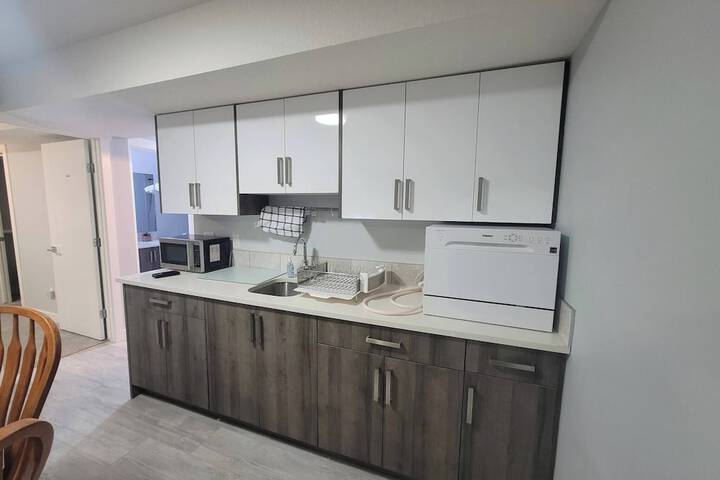 Luxurious Home Away From Home With Aircon