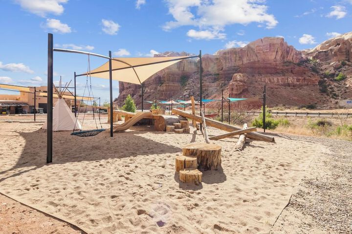 Bluff Dwellings Resort