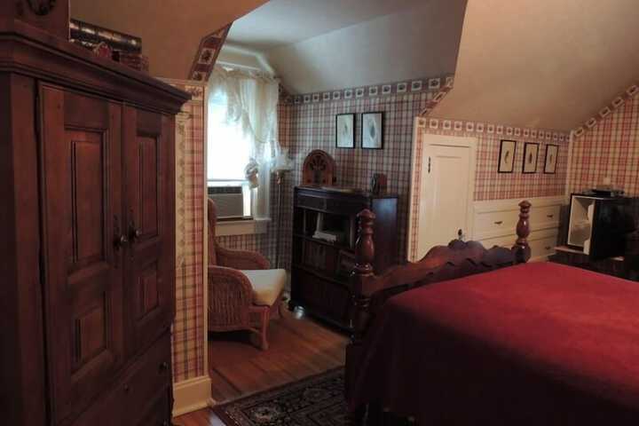 Room 60 of 76