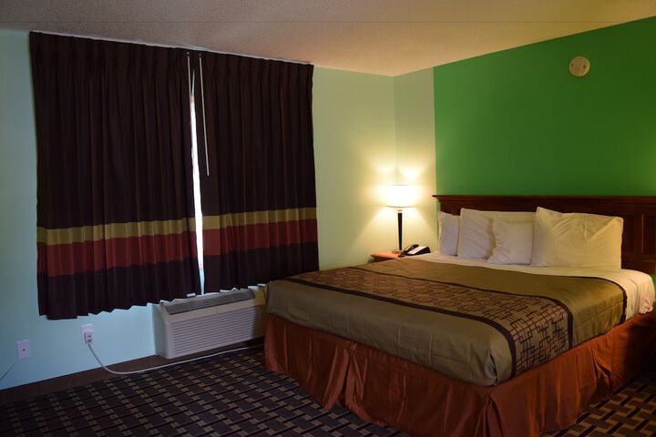 Room 22 of 33
