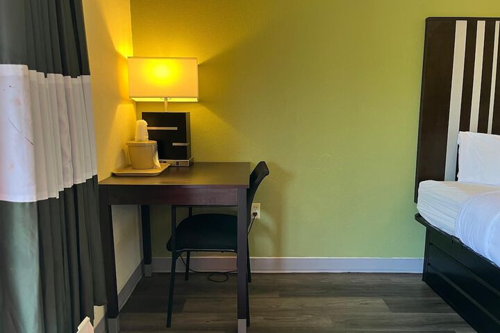 Room 25 of 54