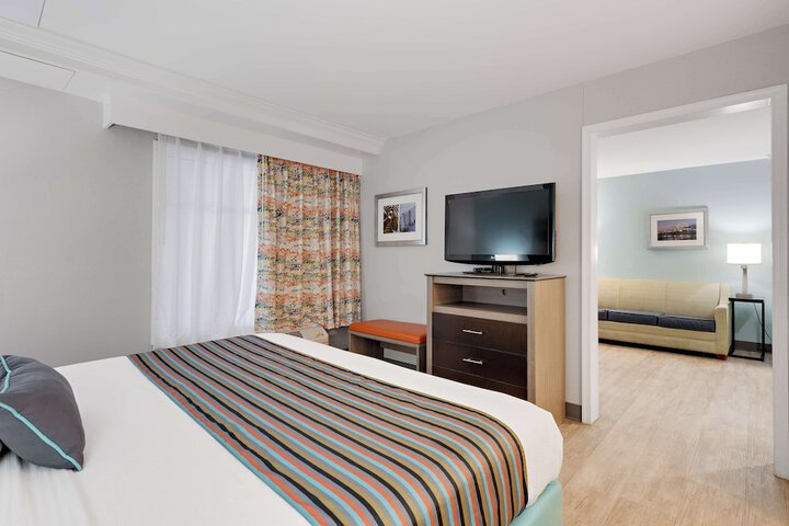 Room 21 of 48
