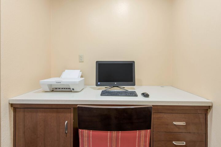 Business Center 21 of 21