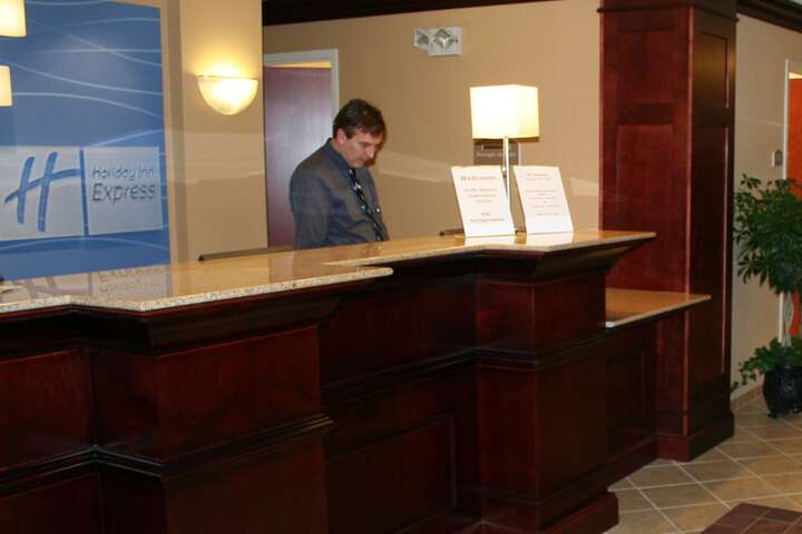 Holiday Inn Express & Suites Albany Airport Area - Latham by IHG