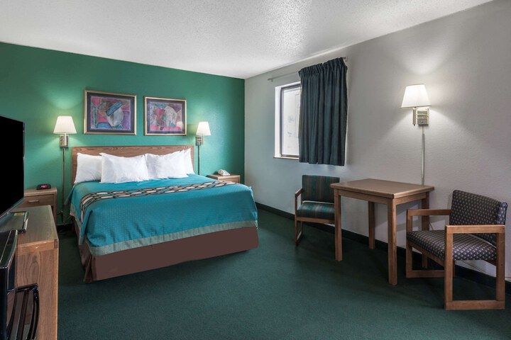 Room 26 of 34