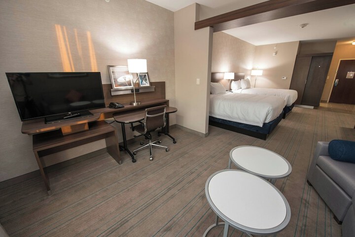 Room 10 of 22